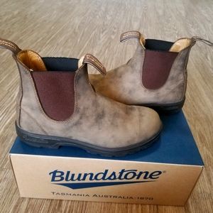 US 9.5 (Aus 6.5) Blundstone 585